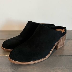 Toms Leila Mules. Size 7.5. Black suede with brown heels.